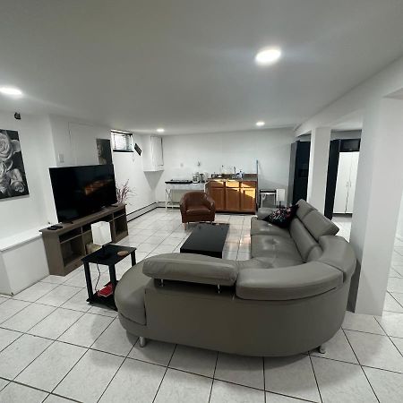 Cozy Spacious Guest Suite Englewood Buitenkant foto