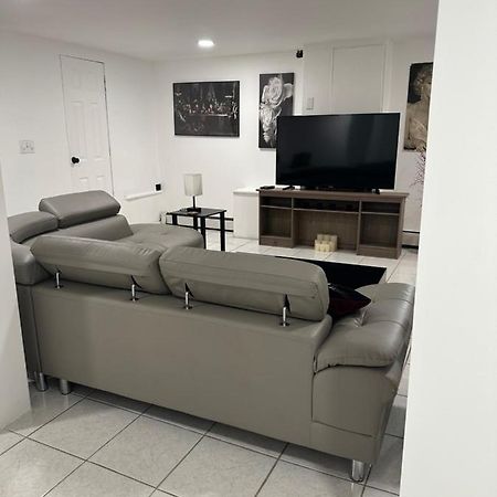 Cozy Spacious Guest Suite Englewood Buitenkant foto
